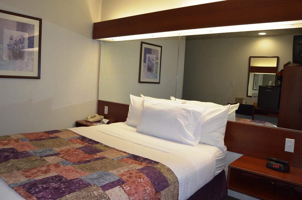 Microtel Inn And Suites By Wyndham Miami Ok Bilik gambar