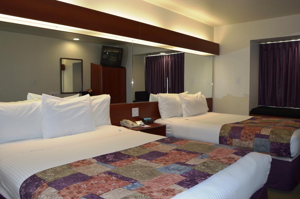 Microtel Inn And Suites By Wyndham Miami Ok Bilik gambar